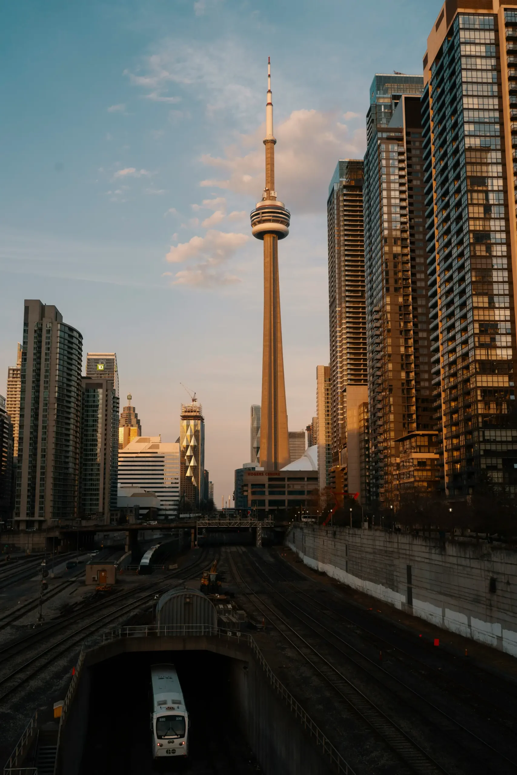 Toronto-CN-Tower-Transit-Ontario City Scene